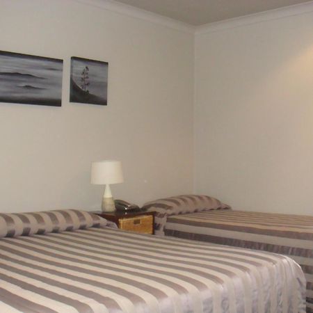 Bristol Motel Upper Hutt Extérieur photo