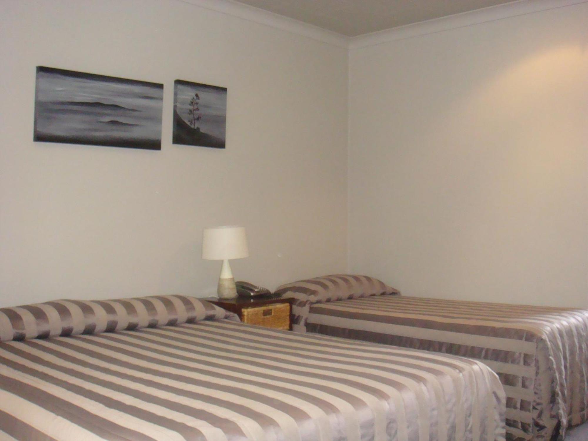 Bristol Motel Upper Hutt Extérieur photo