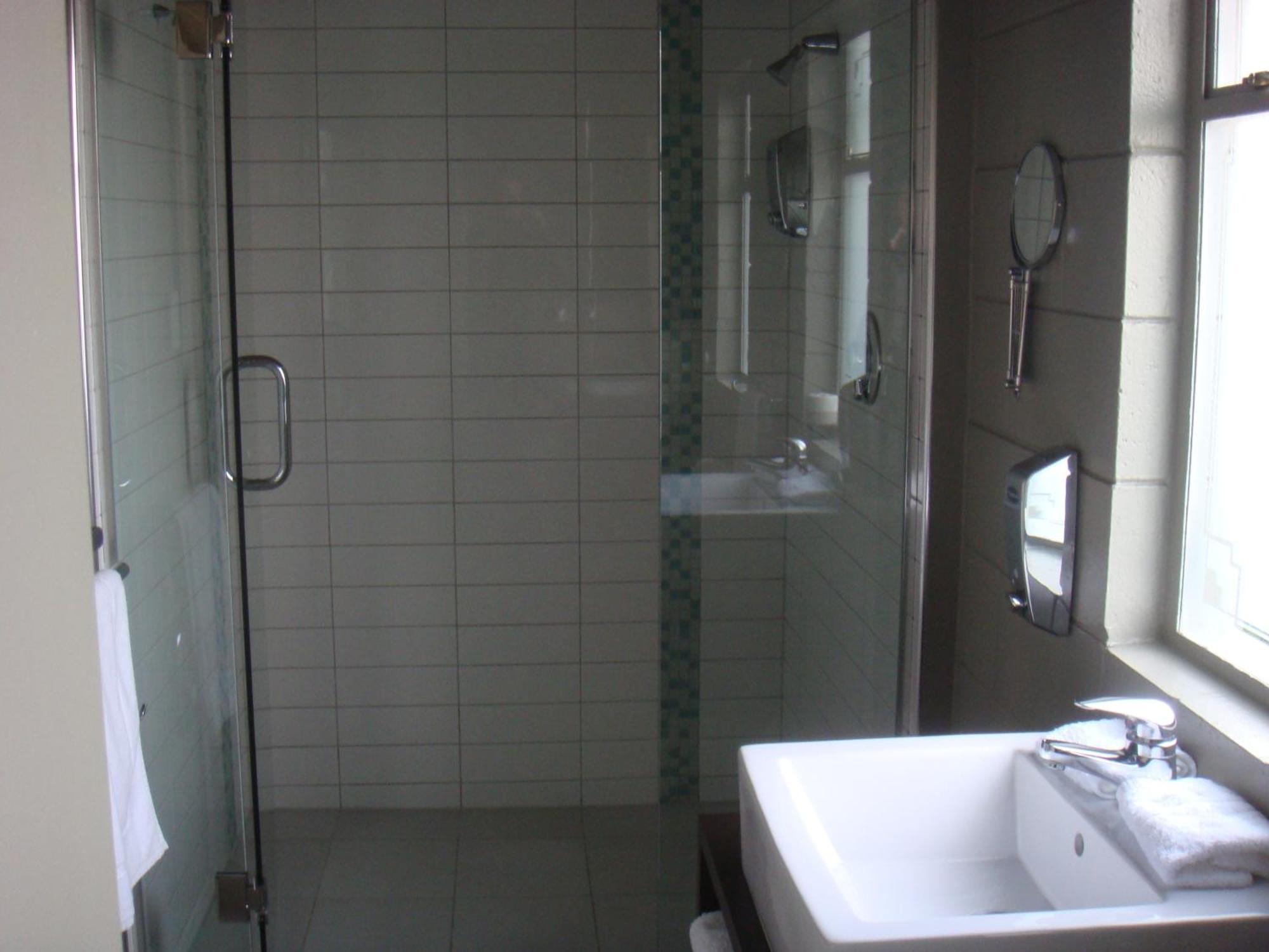 Bristol Motel Upper Hutt Extérieur photo