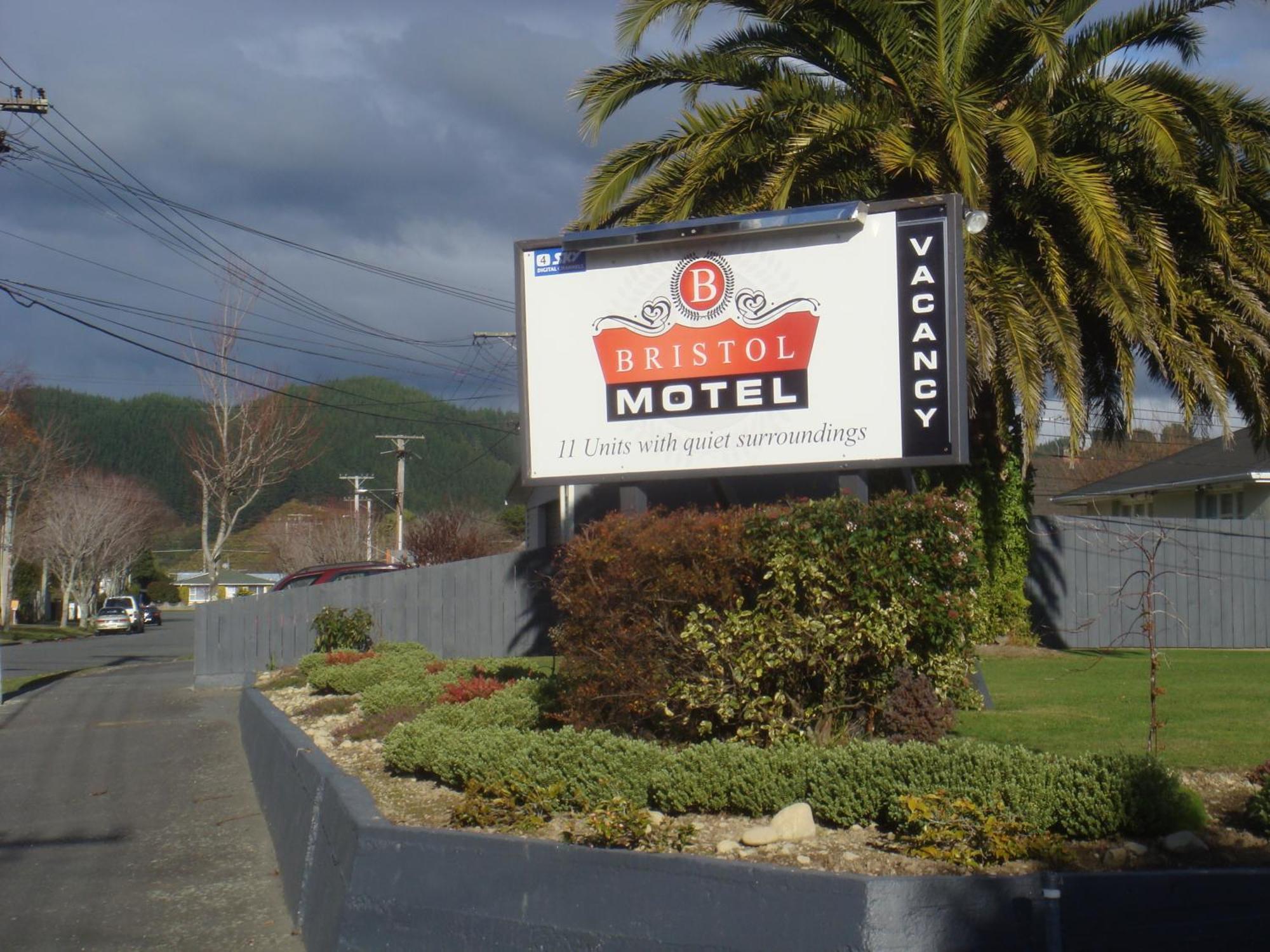Bristol Motel Upper Hutt Extérieur photo